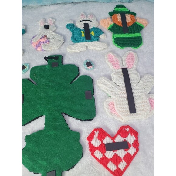 14 Handmade Holiday Cross Stitch Embroidered Canvas Patch Magnets - Picture 10 of 11